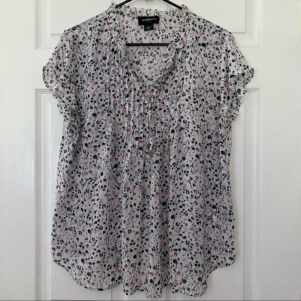 LIZ CLAIBORNE CAREER Floral Print Flutter Sleeved Blouse Size L